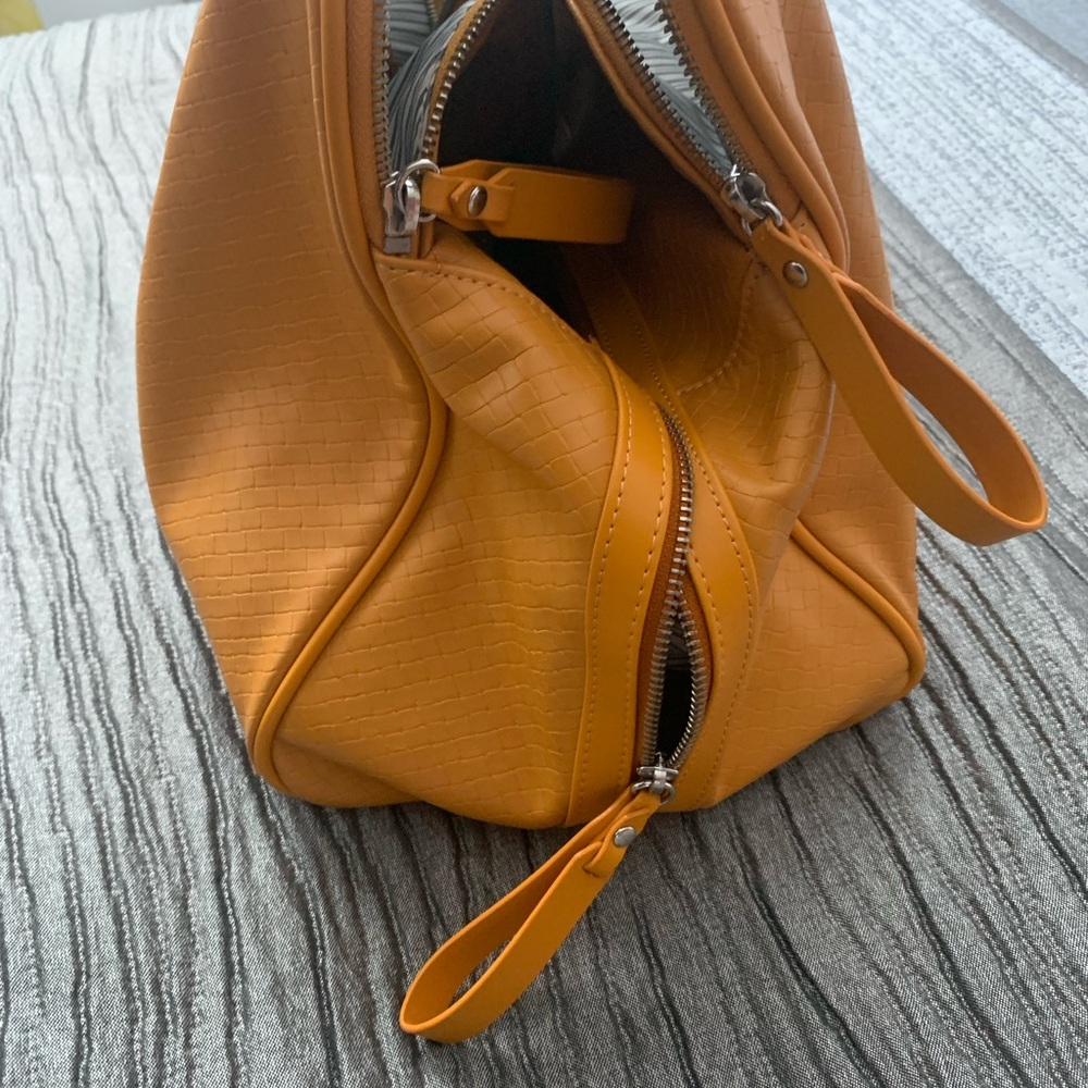 Lululemon Large Bag - Picture 3 of 8